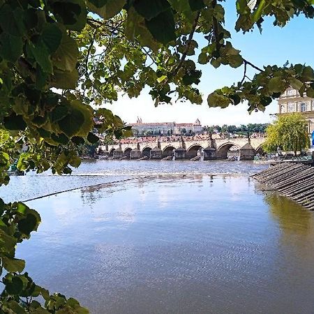 Cozy Studio In The Heart Of Old Prague Near The Charles Bridge Lägenhet Exteriör bild